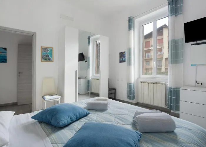 Апартаменты George House Golfo Dei Poeti 5 Terre *