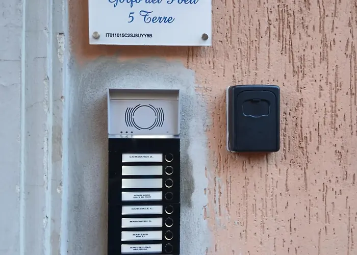 Апартаменты George House Golfo Dei Poeti 5 Terre Специя